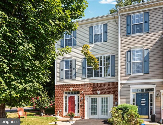 420 STARKEYS LNDG, Shepherdstown, WV 25443