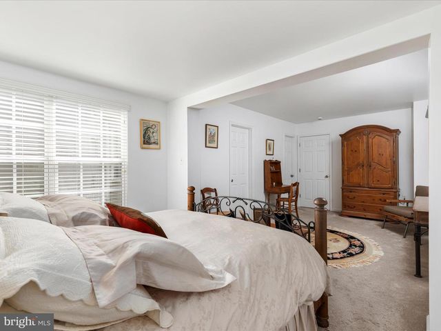420 STARKEYS LNDG, Shepherdstown, WV 25443