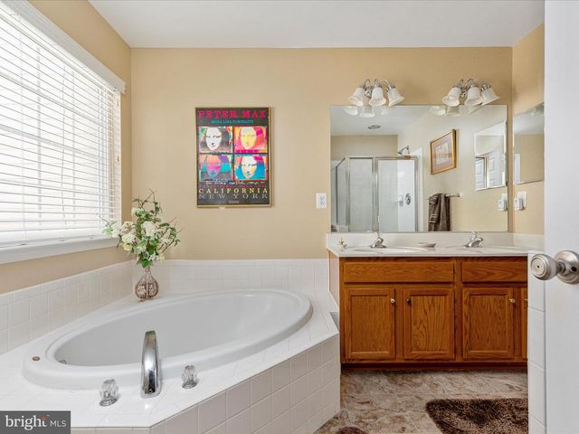420 STARKEYS LNDG, Shepherdstown, WV 25443