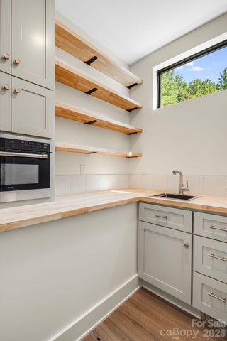 93 Village Pointe Lane, Asheville, NC 28803