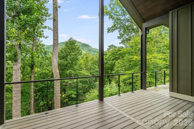 93 Village Pointe Lane, Asheville, NC 28803