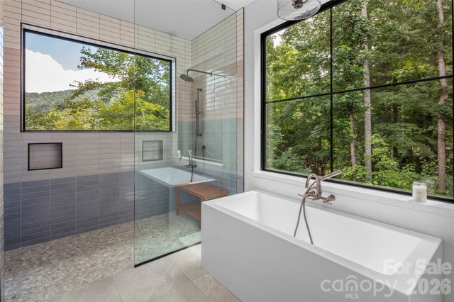 93 Village Pointe Lane, Asheville, NC 28803