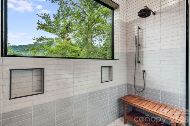 93 Village Pointe Lane, Asheville, NC 28803