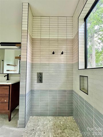93 Village Pointe Lane, Asheville, NC 28803