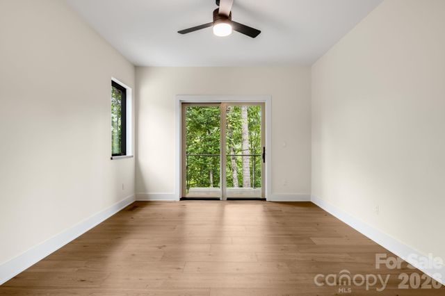 93 Village Pointe Lane, Asheville, NC 28803