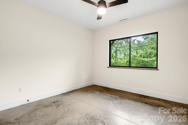 93 Village Pointe Lane, Asheville, NC 28803