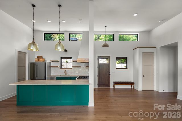 93 Village Pointe Lane, Asheville, NC 28803