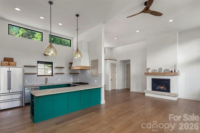 93 Village Pointe Lane, Asheville, NC 28803