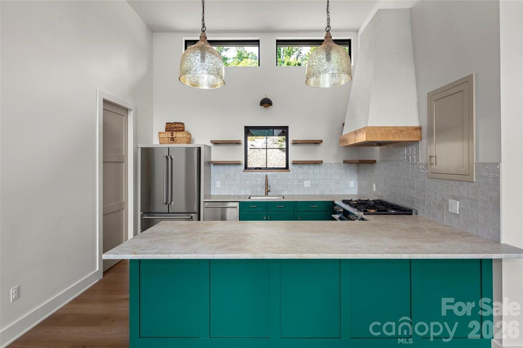 93 Village Pointe Lane, Asheville, NC 28803