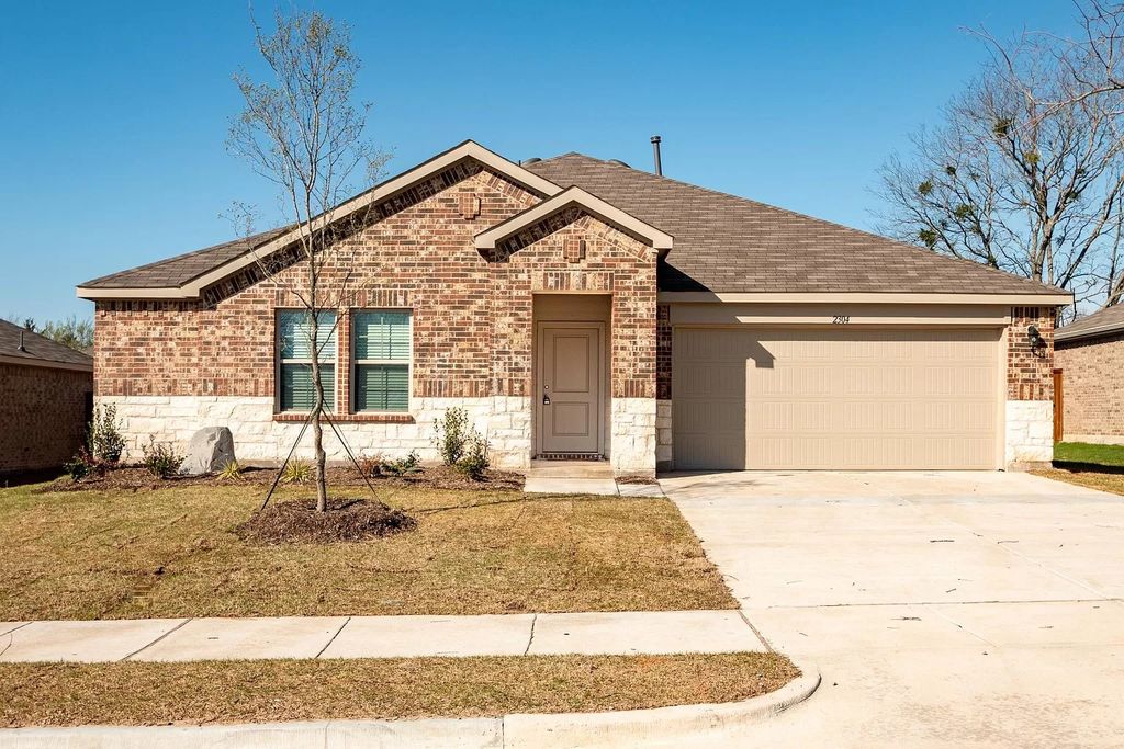 2304 Alamo Drive, Sherman, TX 75090