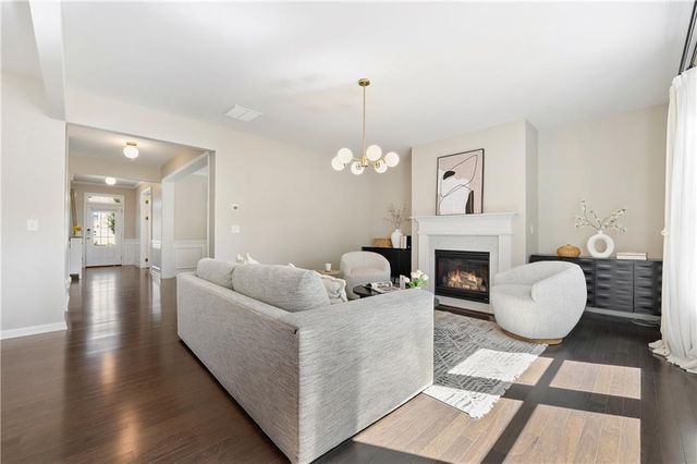 2049 Lakeview Bend Way, Buford, GA 30519