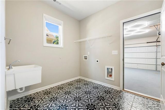 2049 Lakeview Bend Way, Buford, GA 30519