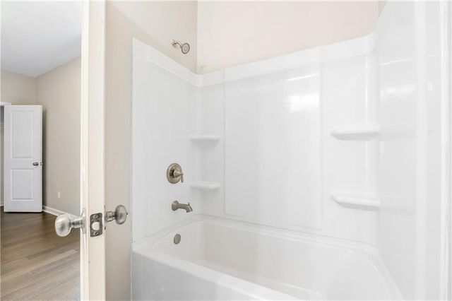 2049 Lakeview Bend Way, Buford, GA 30519