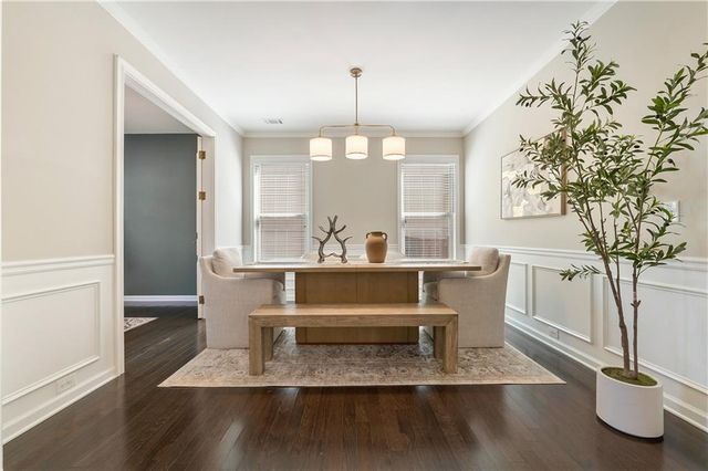 2049 Lakeview Bend Way, Buford, GA 30519
