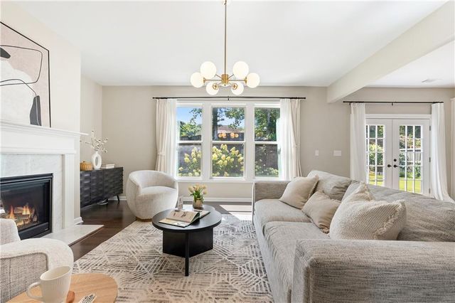 2049 Lakeview Bend Way, Buford, GA 30519