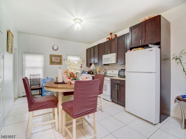 1011 Summit Ave, Union City, NJ 07087