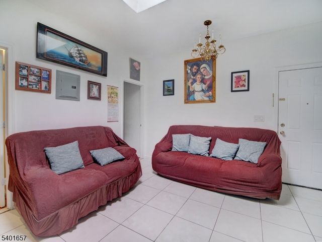 1011 Summit Ave, Union City, NJ 07087