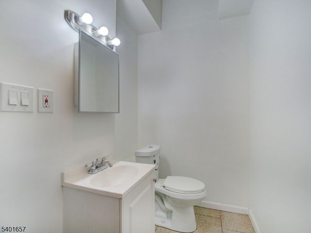 1011 Summit Ave, Union City, NJ 07087