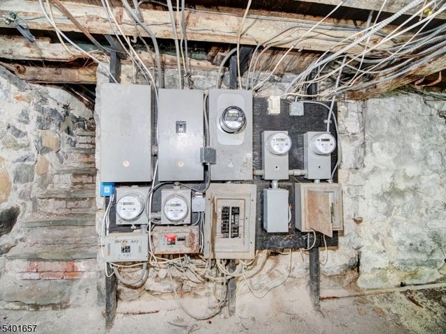 1011 Summit Ave, Union City, NJ 07087