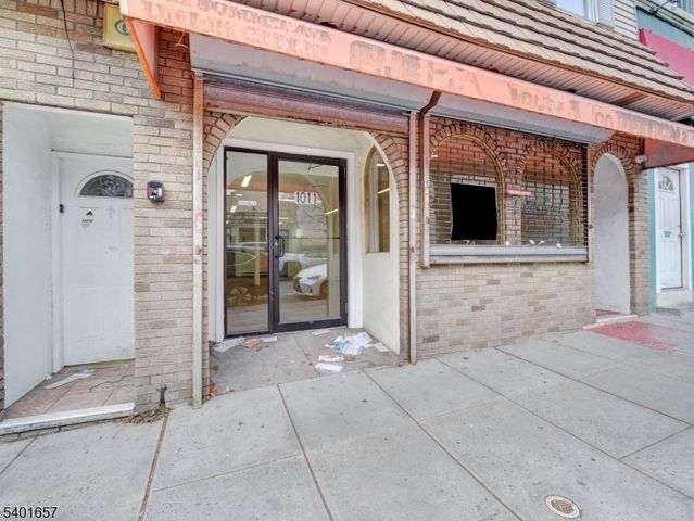 1011 Summit Ave, Union City, NJ 07087