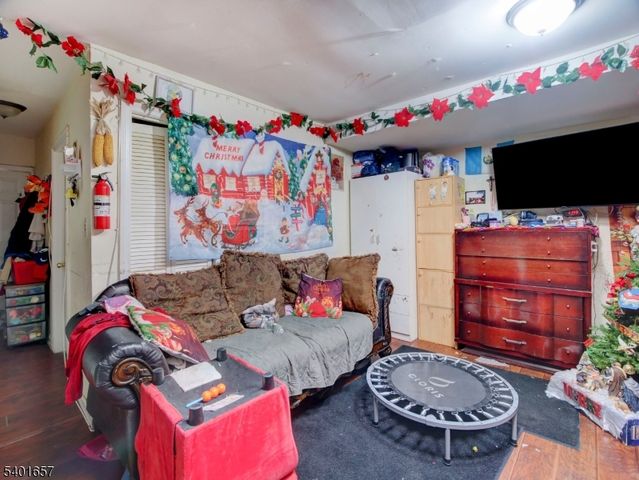 1011 Summit Ave, Union City, NJ 07087