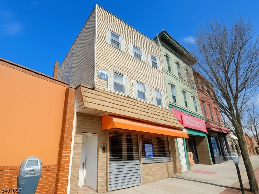 1011 Summit Ave, Union City, NJ 07087 — photo 2