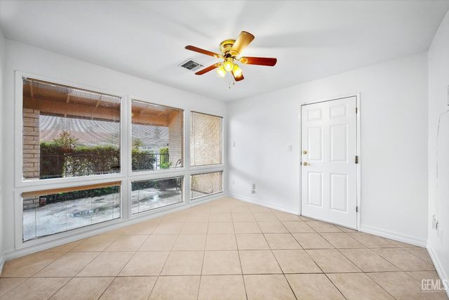 6605 Greensward Way, Bakersfield, CA 93309