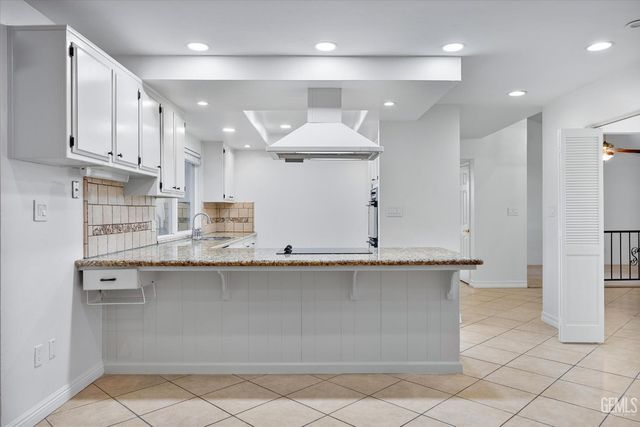 6605 Greensward Way, Bakersfield, CA 93309