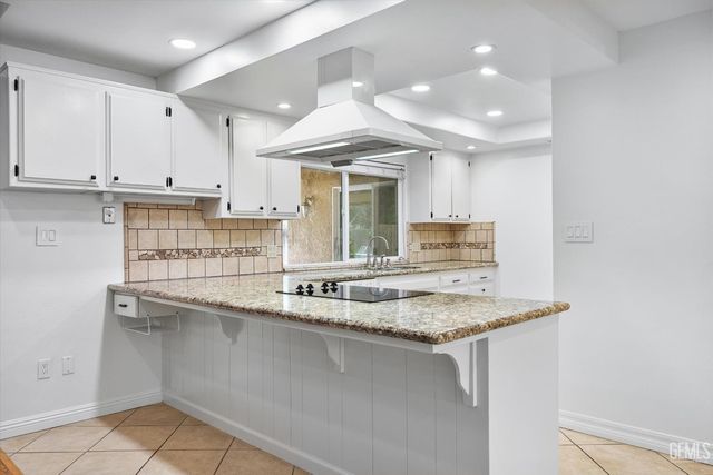 6605 Greensward Way, Bakersfield, CA 93309