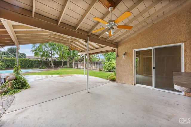 6605 Greensward Way, Bakersfield, CA 93309