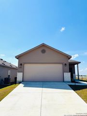 10002 Besson Blvd, Converse, TX 78109