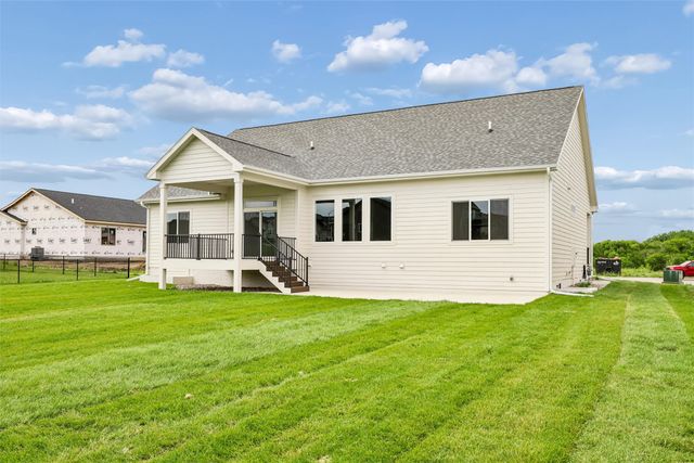 16212 Ironwood Lane, Urbandale, IA 50323