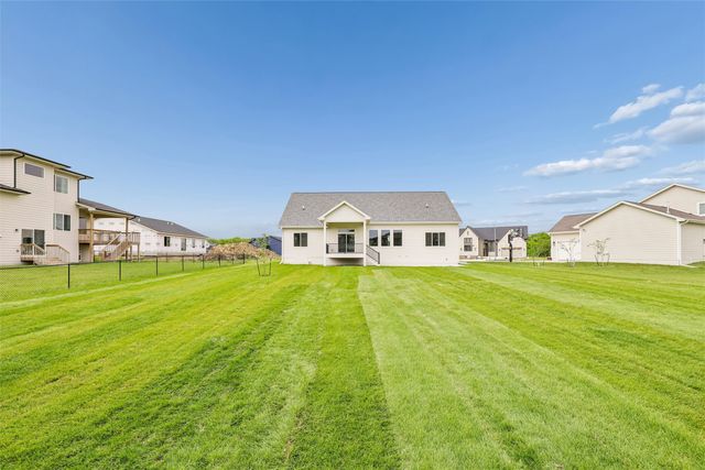 16212 Ironwood Lane, Urbandale, IA 50323