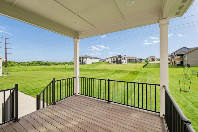 16212 Ironwood Lane, Urbandale, IA 50323