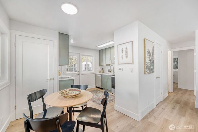 98056 768 Dayton Avenue NE, Renton, WA 98056