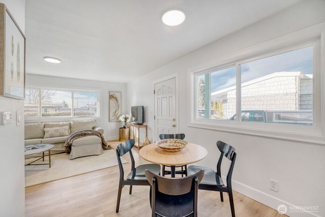 98056 768 Dayton Avenue NE, Renton, WA 98056