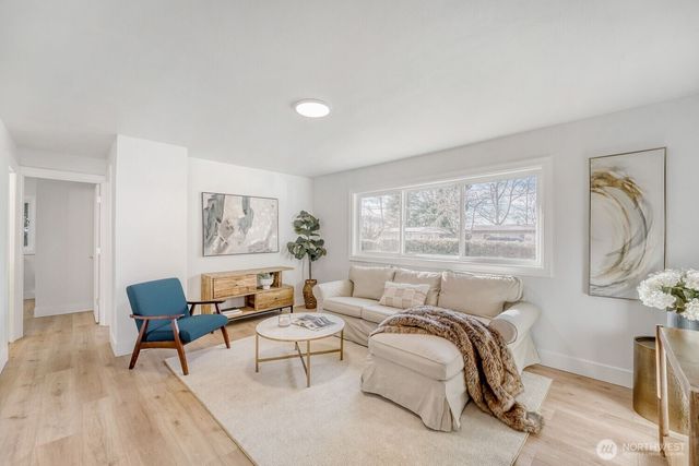 98056 768 Dayton Avenue NE, Renton, WA 98056