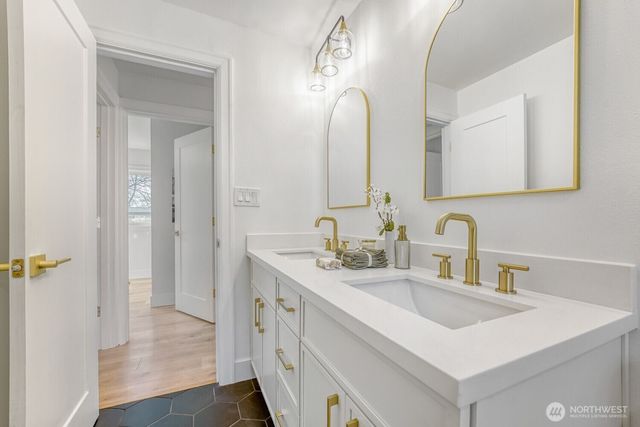 98056 768 Dayton Avenue NE, Renton, WA 98056