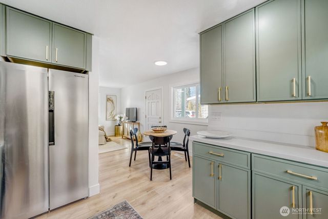 98056 768 Dayton Avenue NE, Renton, WA 98056