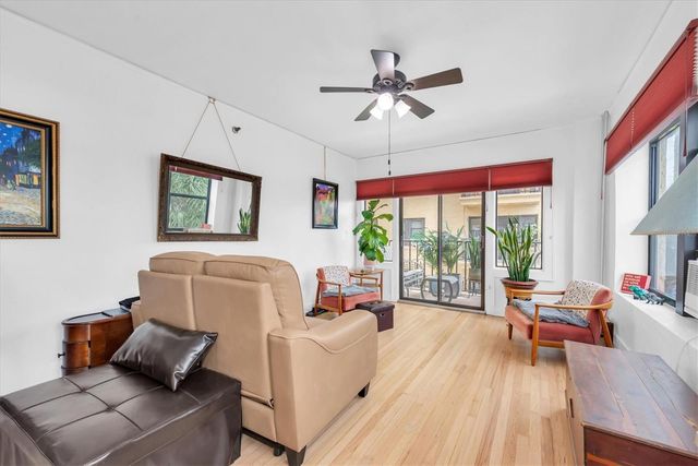 130 4TH AVENUE N 201, St Petersburg, FL 33701