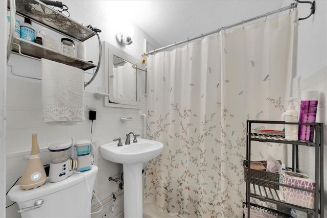 130 4TH AVENUE N 201, St Petersburg, FL 33701