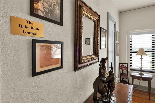 130 4TH AVENUE N 201, St Petersburg, FL 33701