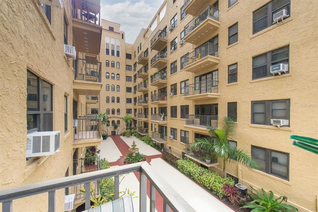 130 4TH AVENUE N 201, St Petersburg, FL 33701