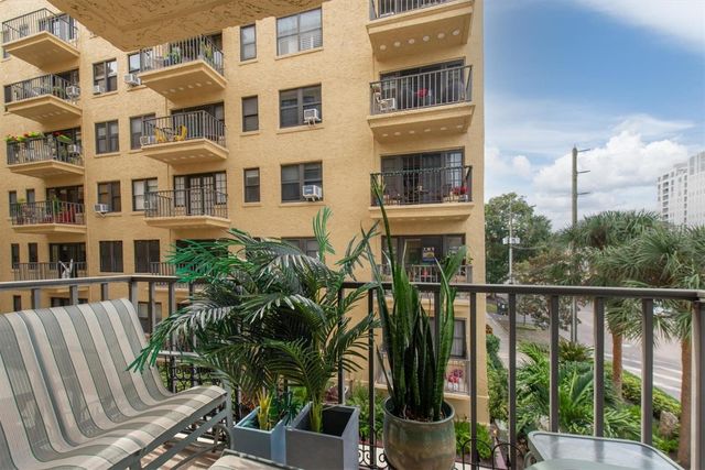 130 4TH AVENUE N 201, St Petersburg, FL 33701