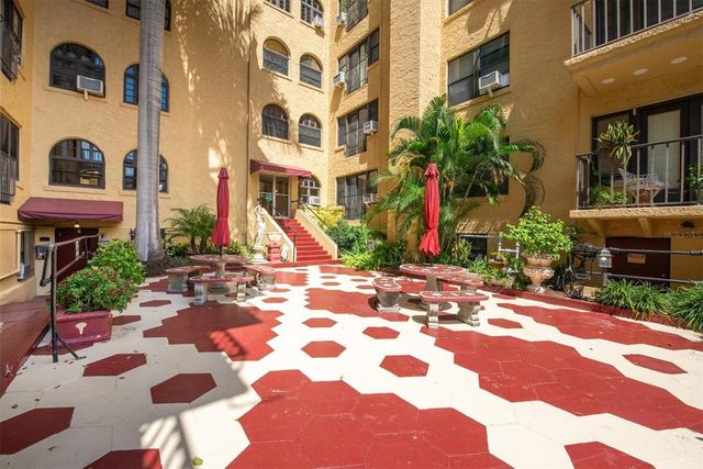 130 4TH AVENUE N 201, St Petersburg, FL 33701