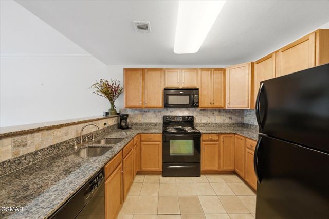 124 Plaza Drive, Pigeon Forge, TN 37863