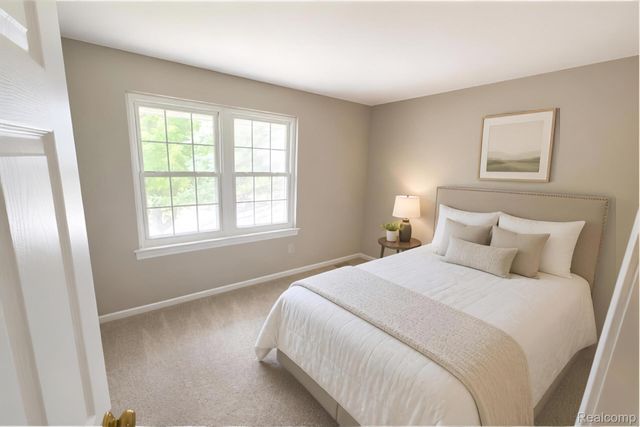 552 Whitney Drive, Rochester Hills, MI 48307