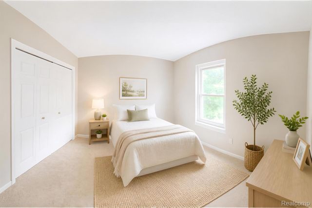 552 Whitney Drive, Rochester Hills, MI 48307