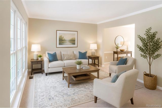 552 Whitney Drive, Rochester Hills, MI 48307