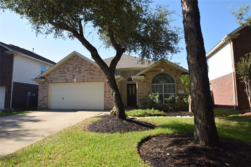 5726 Indigo Trails Drive, Richmond, TX 77469